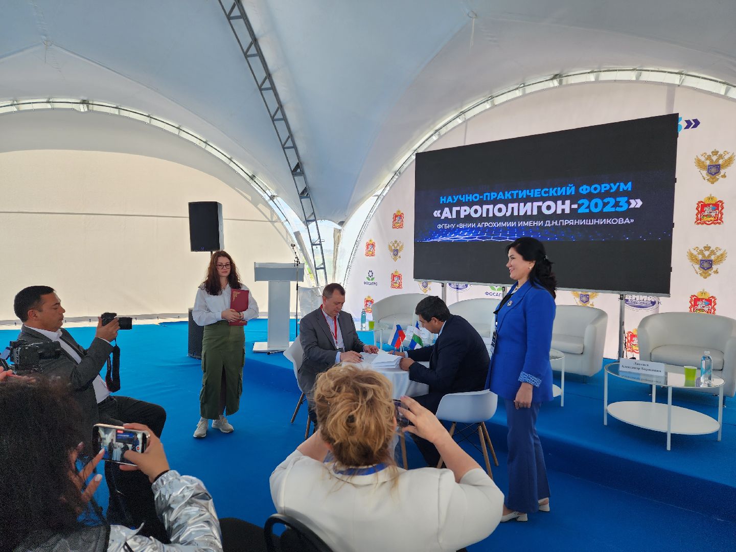 Домодедово, научный форум, сельскохозяйственная техника, выставка комбайнов, исследовательский институт, опытная станция