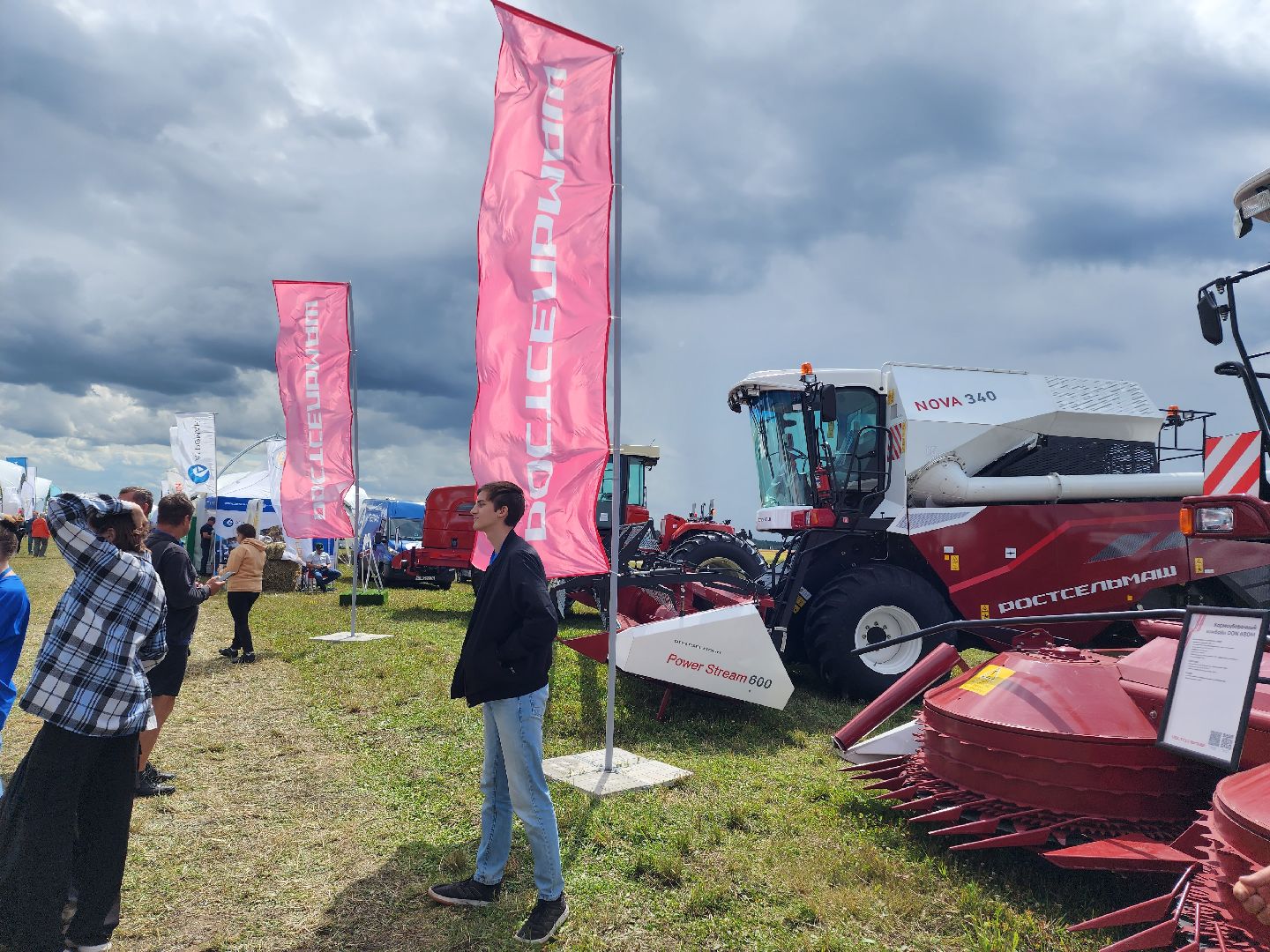 Домодедово, сельскохозяйственная техника, комбайн, трактор, урожай, эффективность