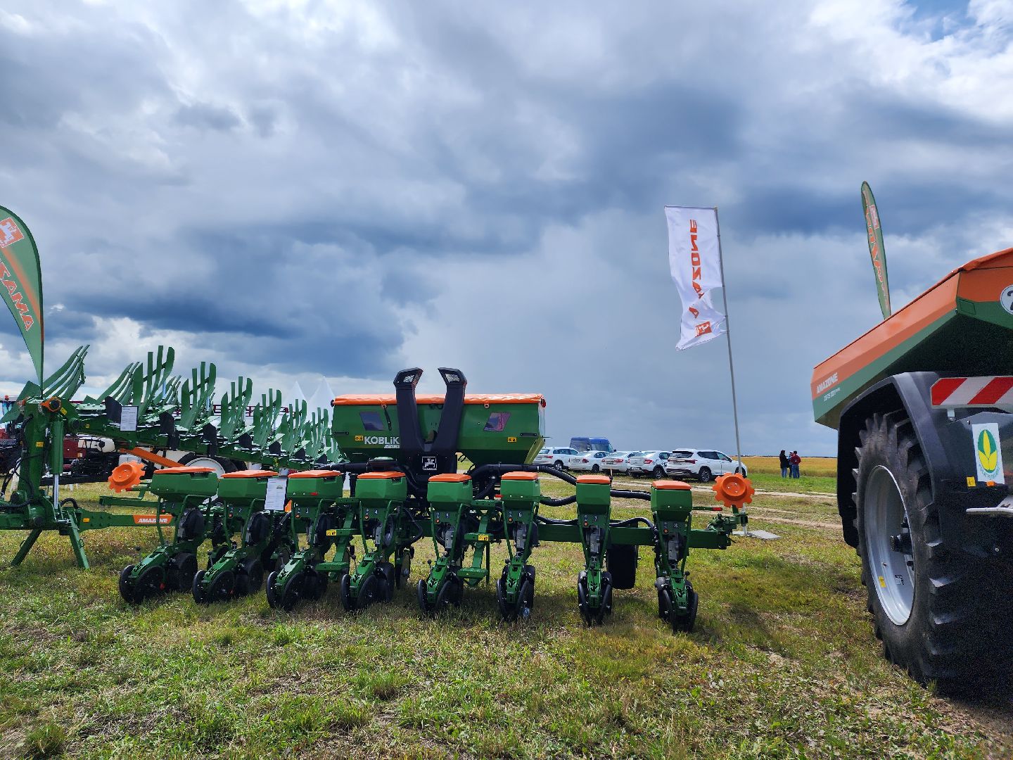 Домодедово, сельскохозяйственная техника, комбайн, трактор, урожай, эффективность