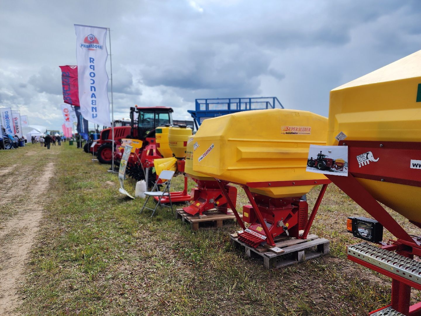 Домодедово, сельскохозяйственная техника, комбайн, трактор, урожай, эффективность