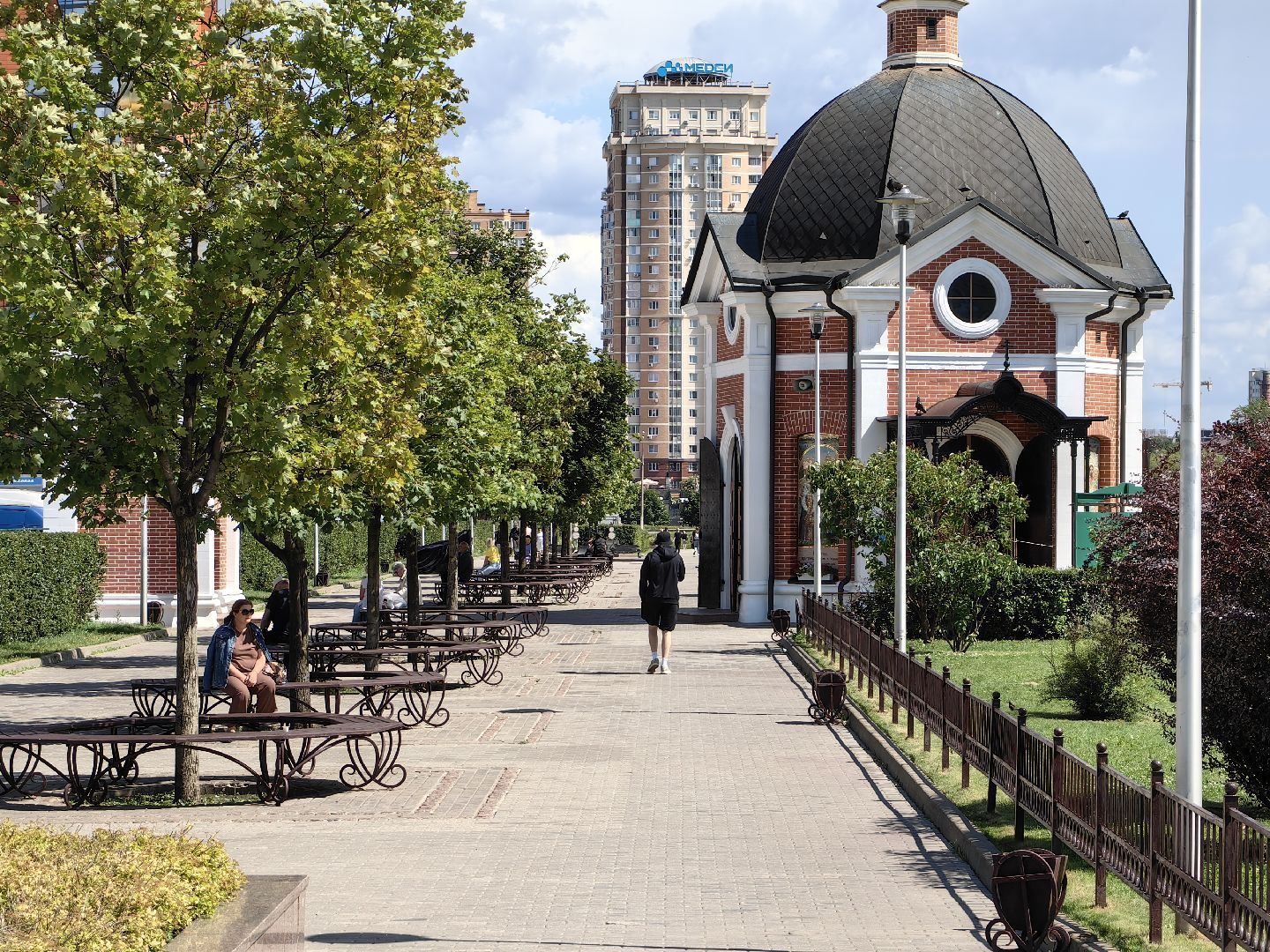 Собака, выгул, табличка, набережная, намордник