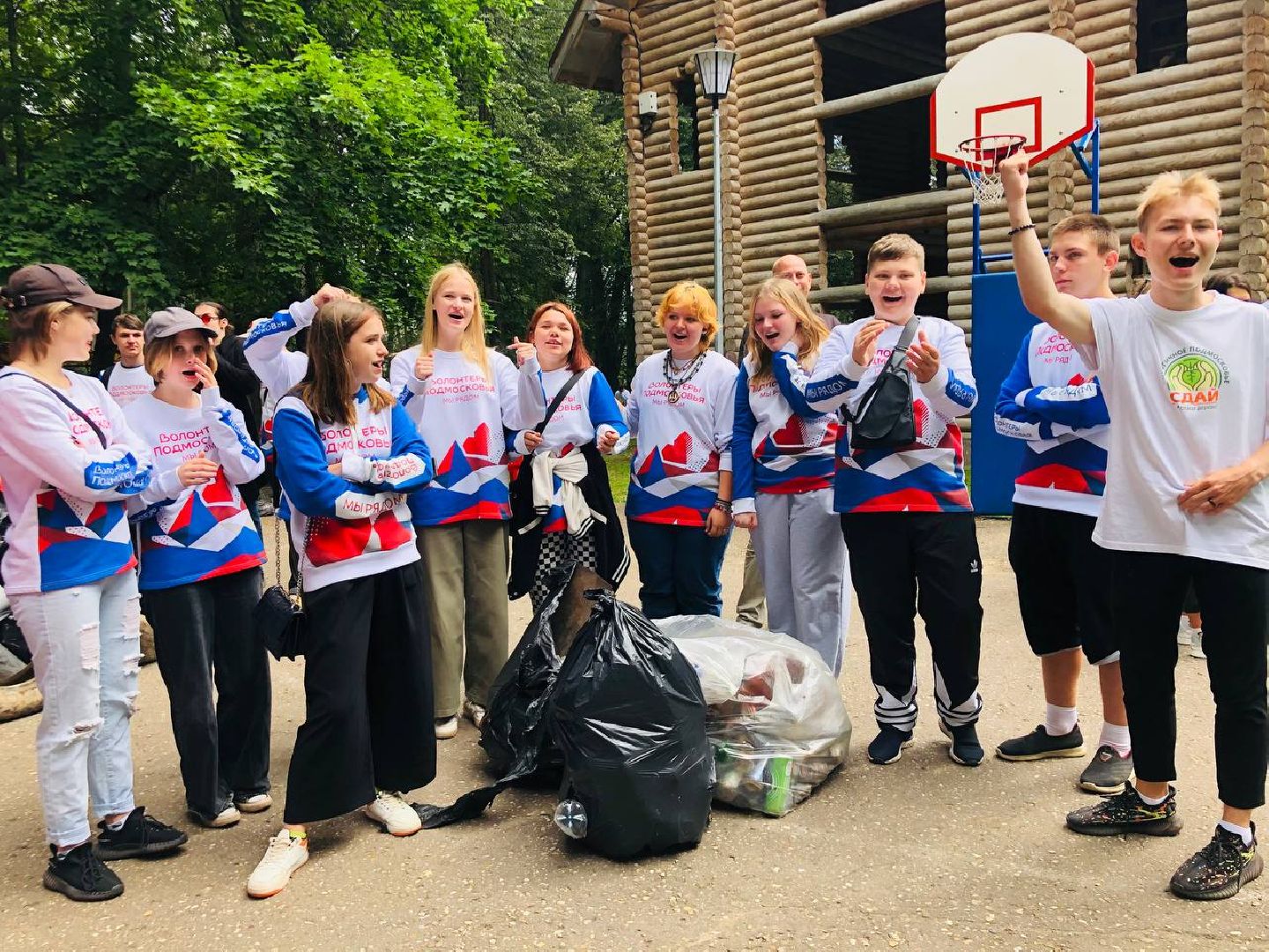 Руза, волонтеры подмосковья, экология, субботник, уборка мусора