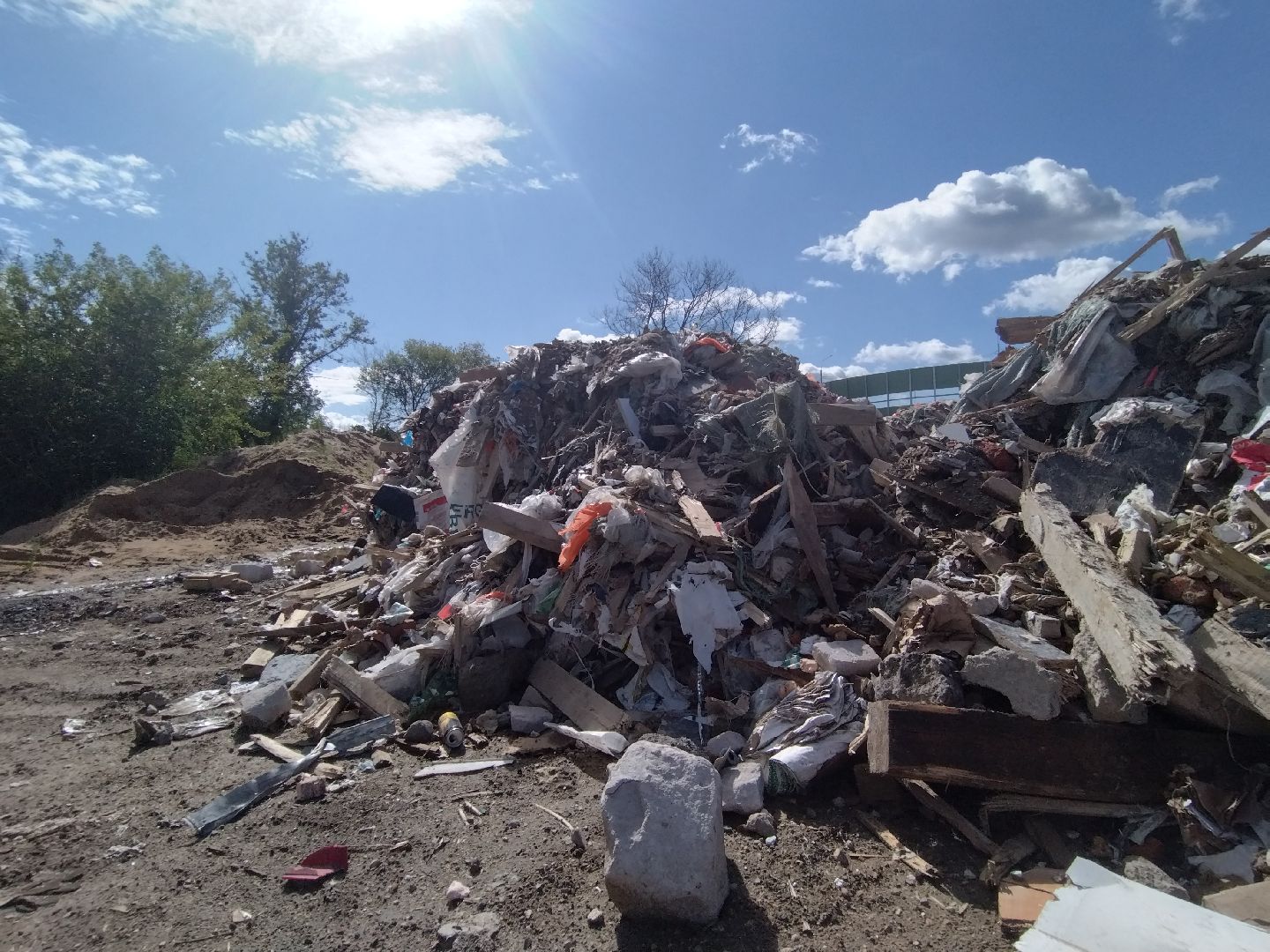 Экология, Мусор в центральном парке, безопасный регион