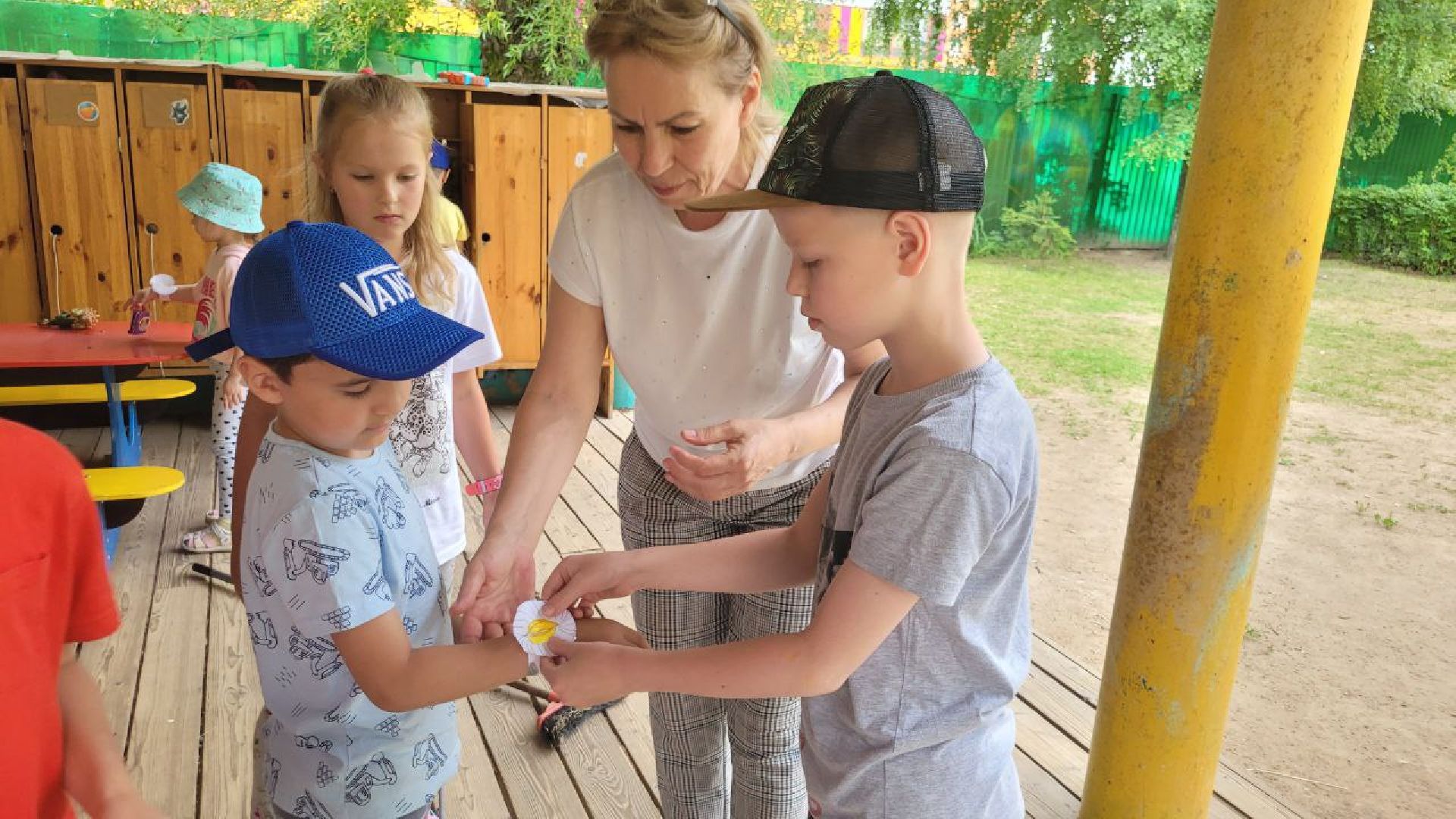 дети; семья; ценности; лагерь; видное