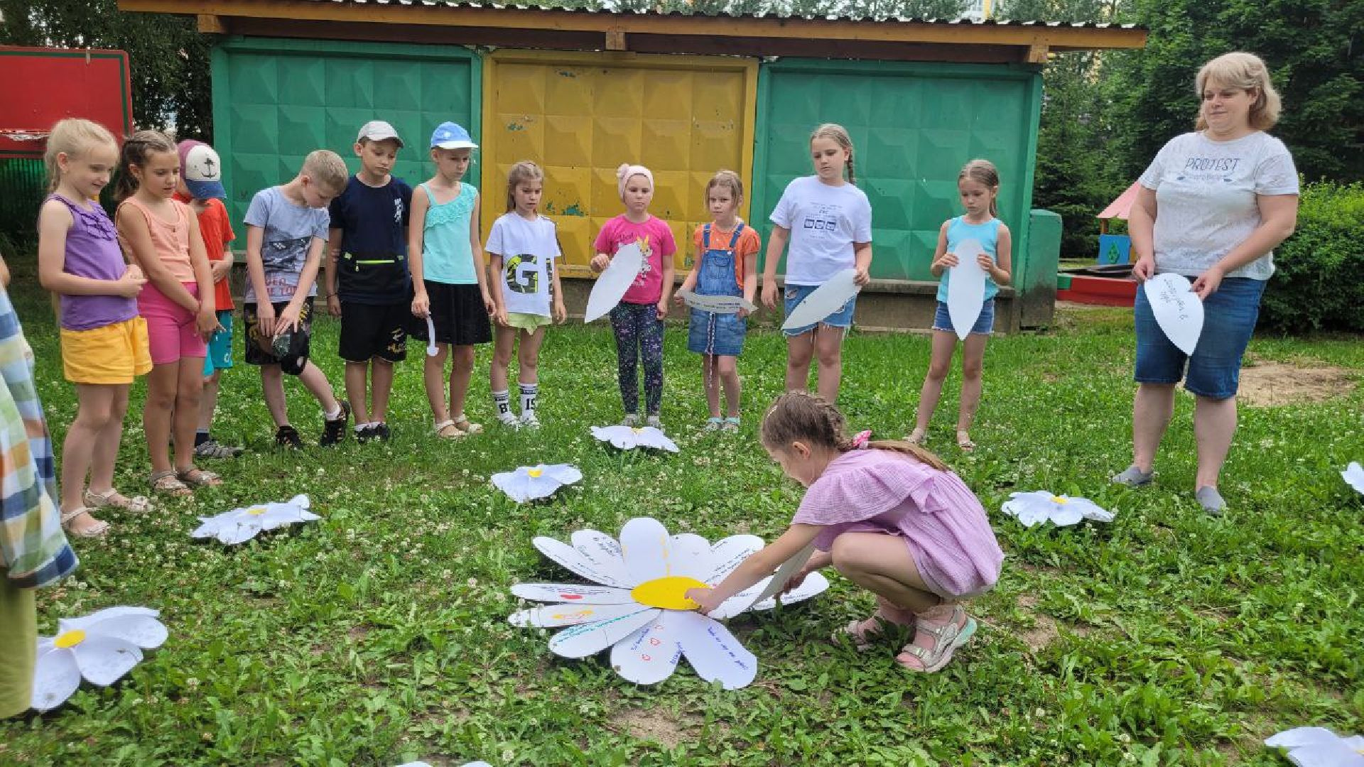 дети; семья; ценности; лагерь; видное