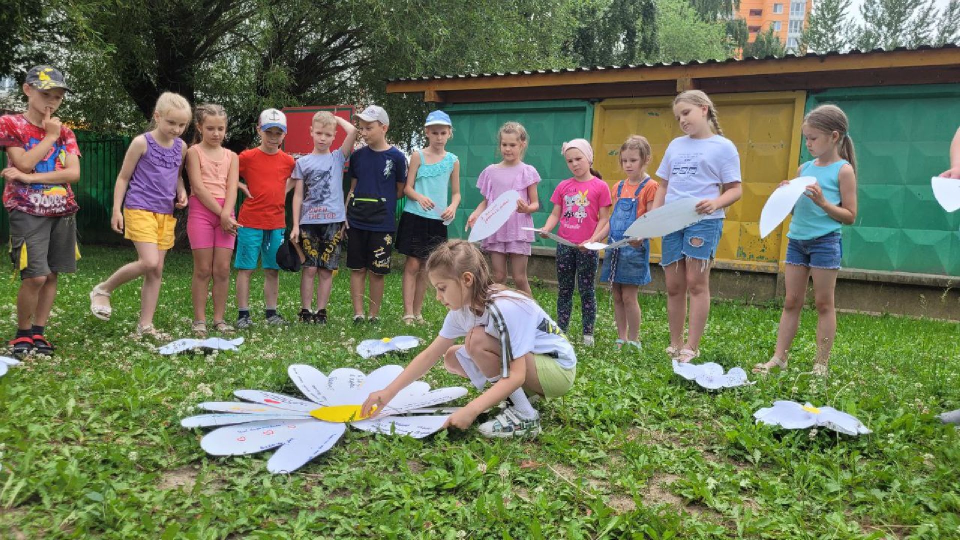 дети; семья; ценности; лагерь; видное