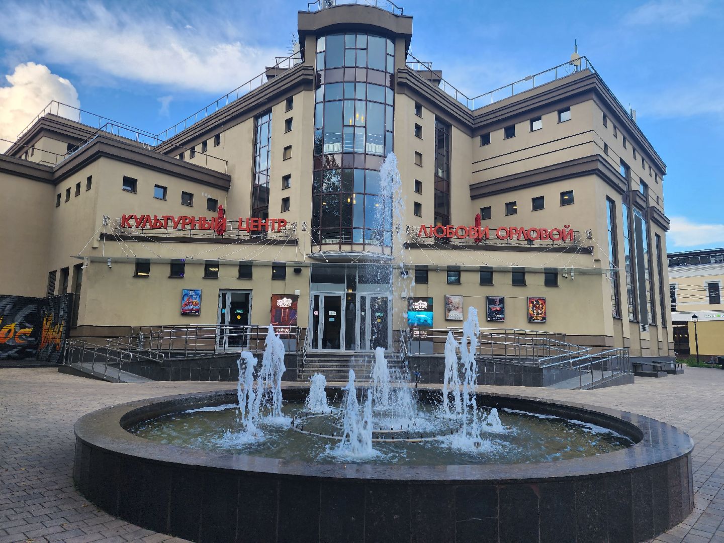 Звенигород, фестиваль уличного кино, искусство, короткометражные кино