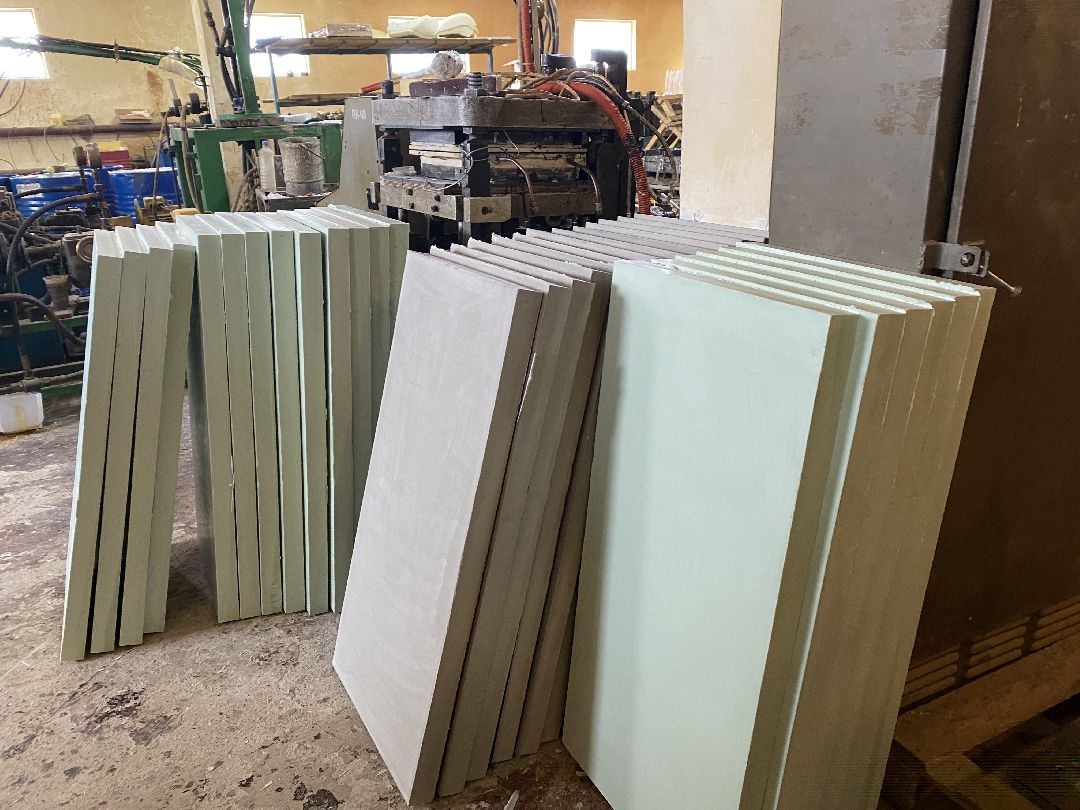 Шаховская, Завод, Промышленность