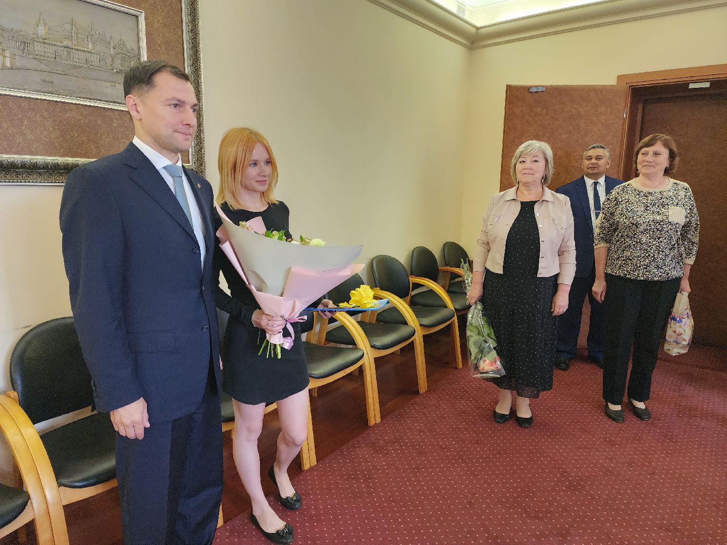 Раменское, общество, вручение ключей от квартиры девочке-сироте