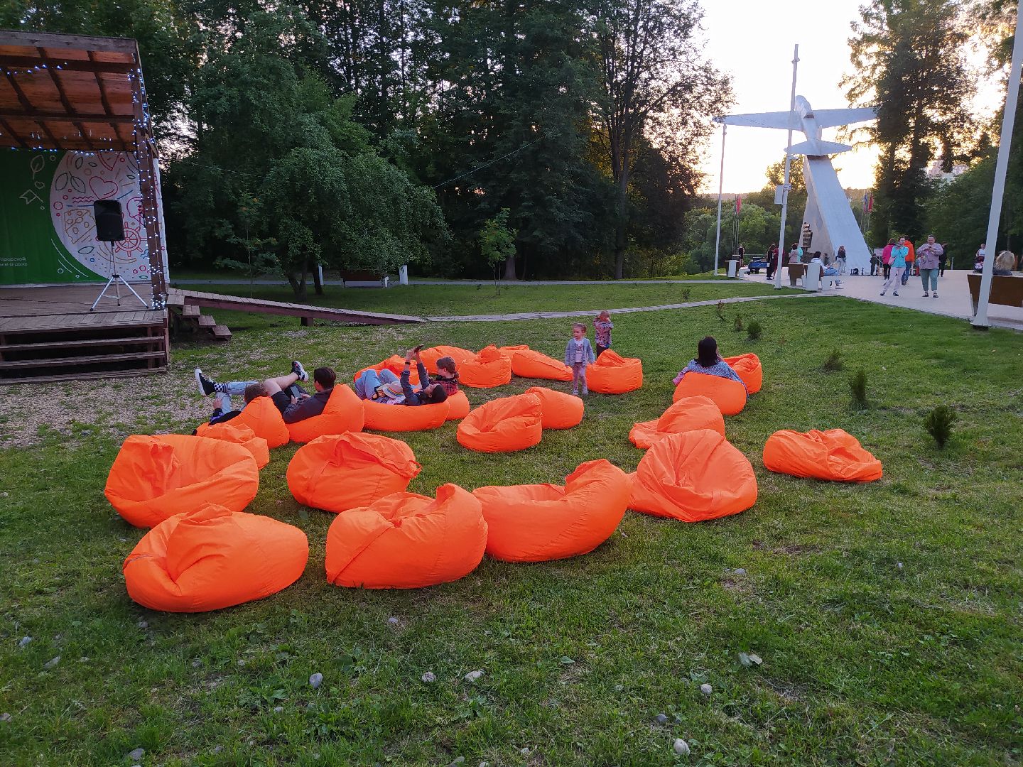 Истра, парки, отдых, ночь