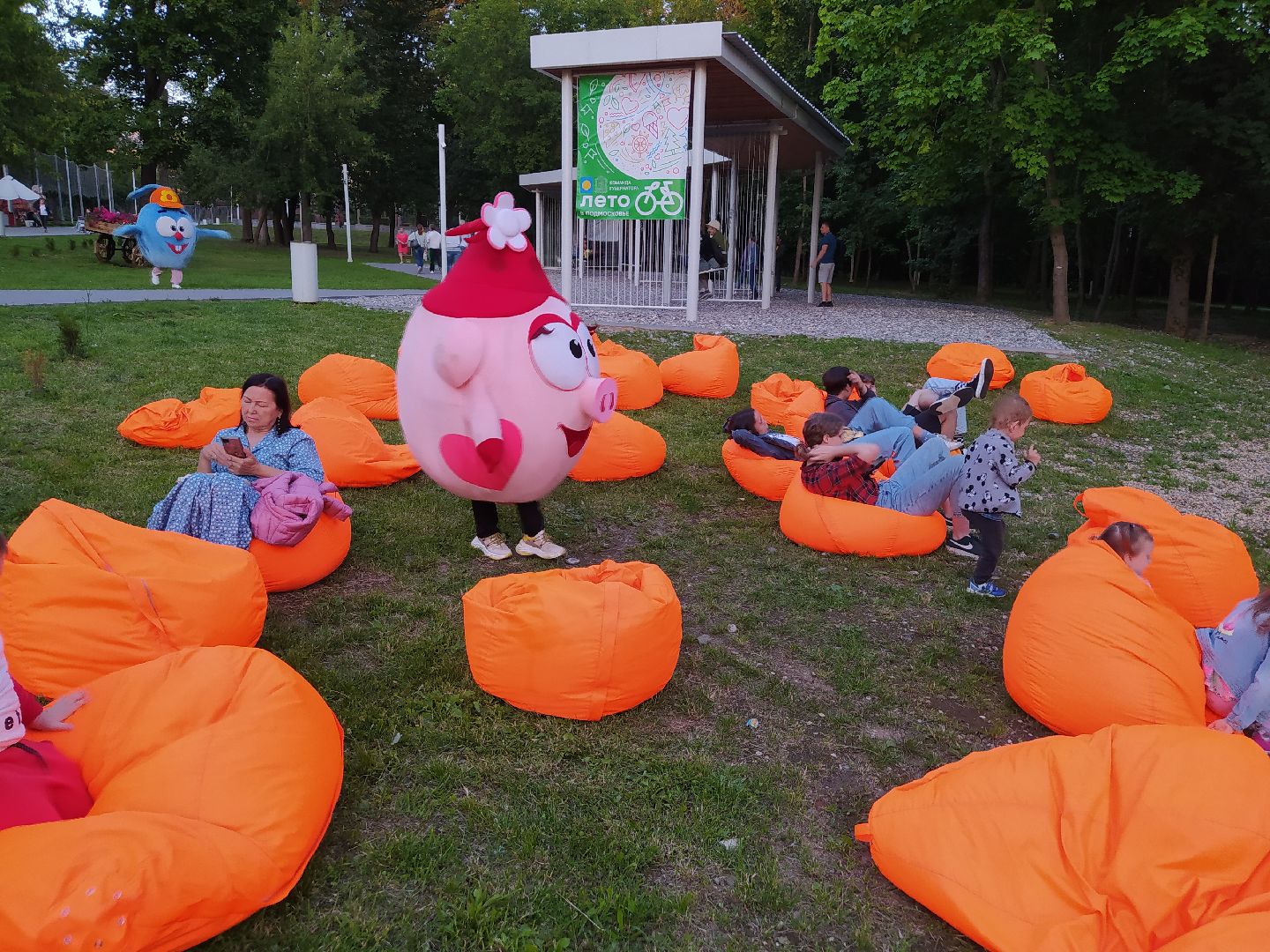 Истра, парк, ночь