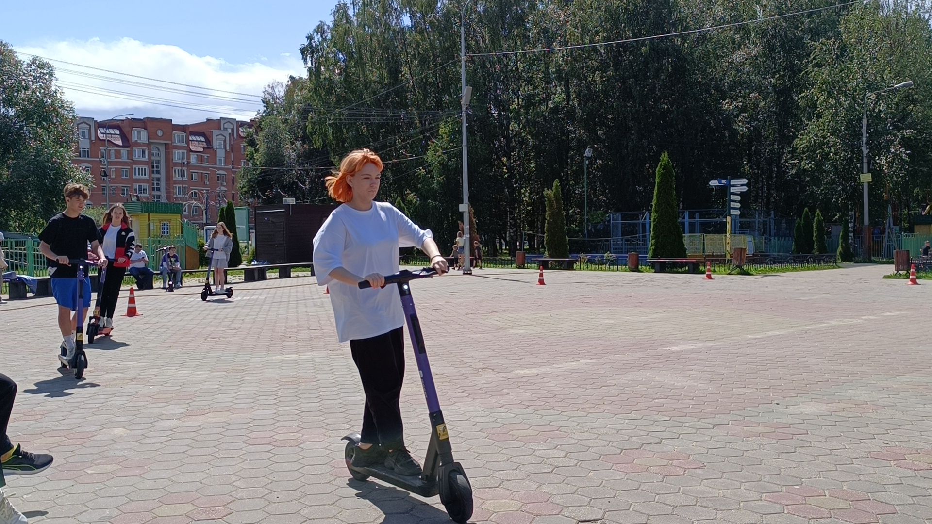 Лобня, парк, самокат