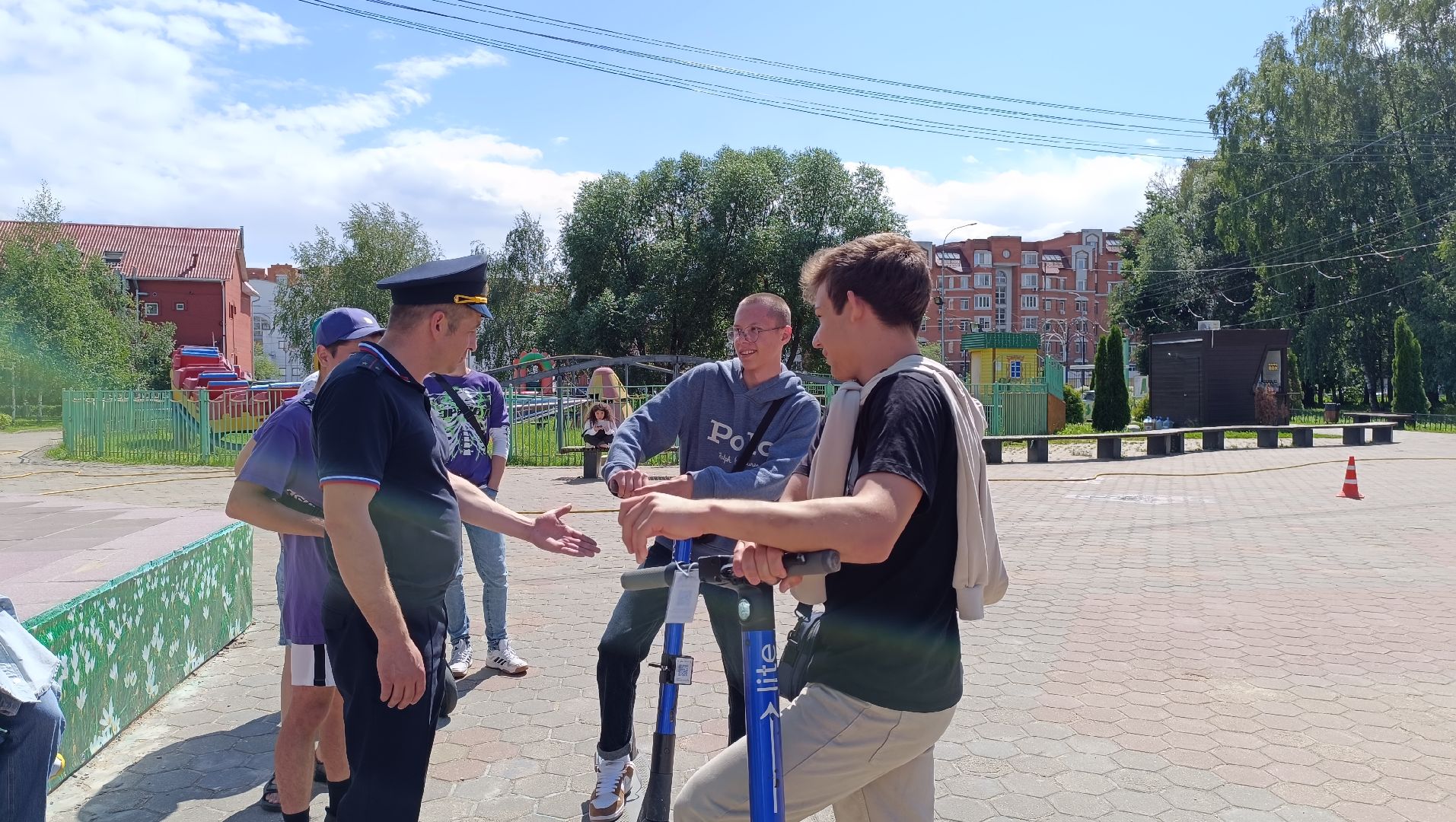 Лобня, парк, самокат