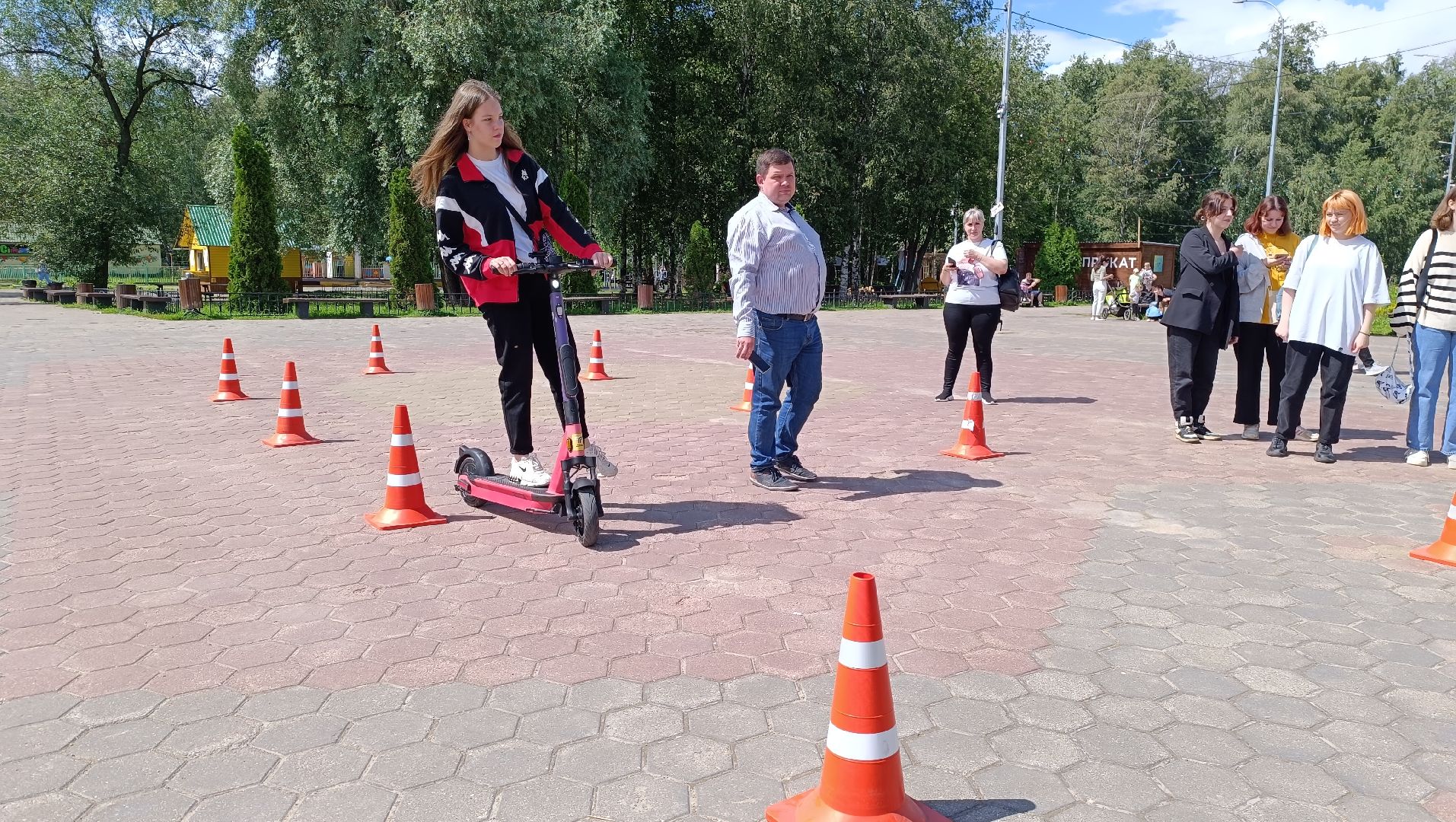 Лобня, парк, самокат