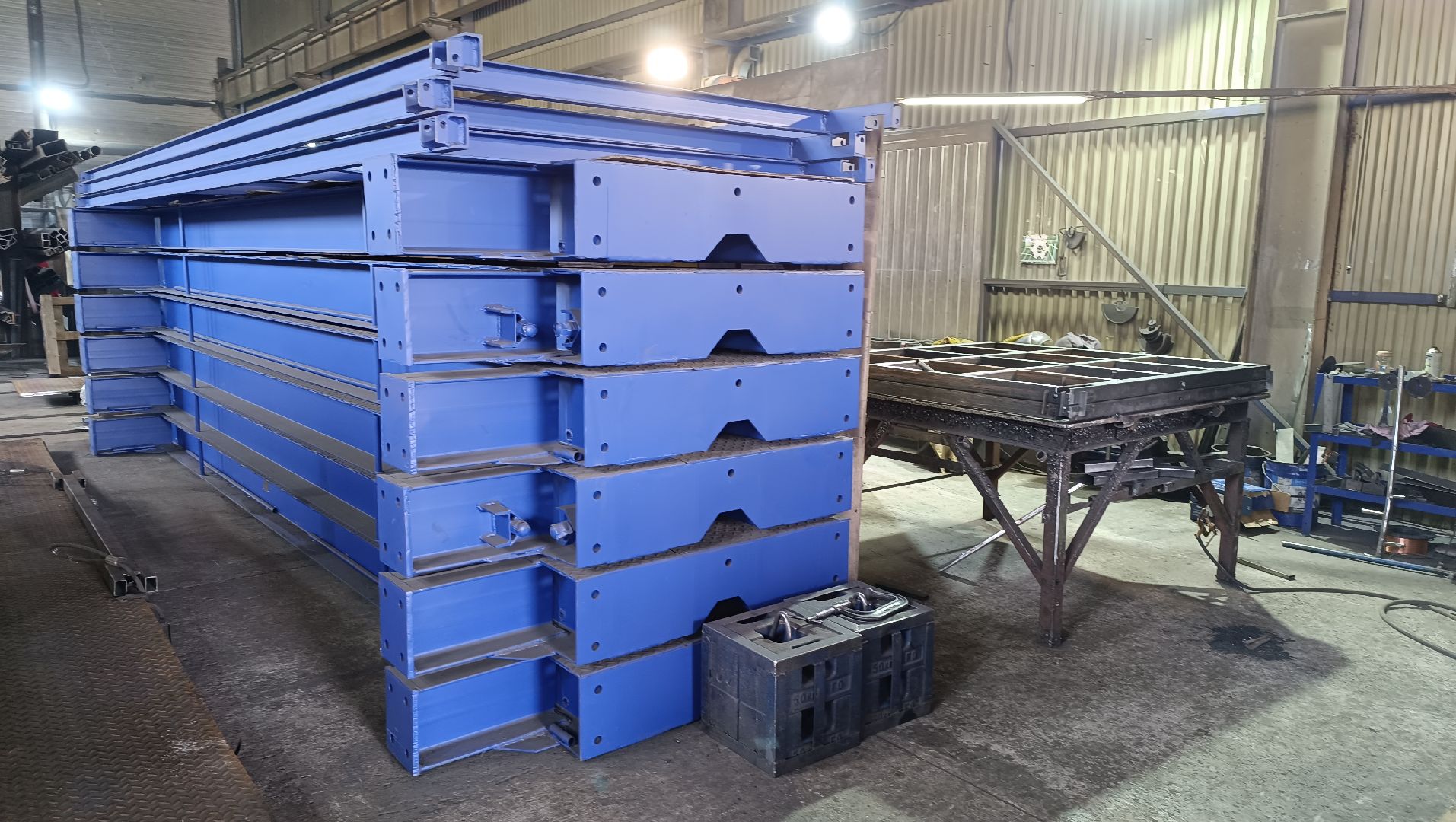 Лобня, весы, экономика