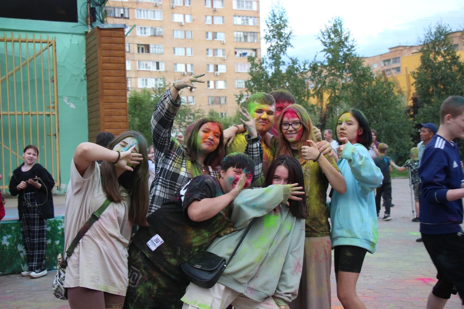 Лобня, краски, фестиваль