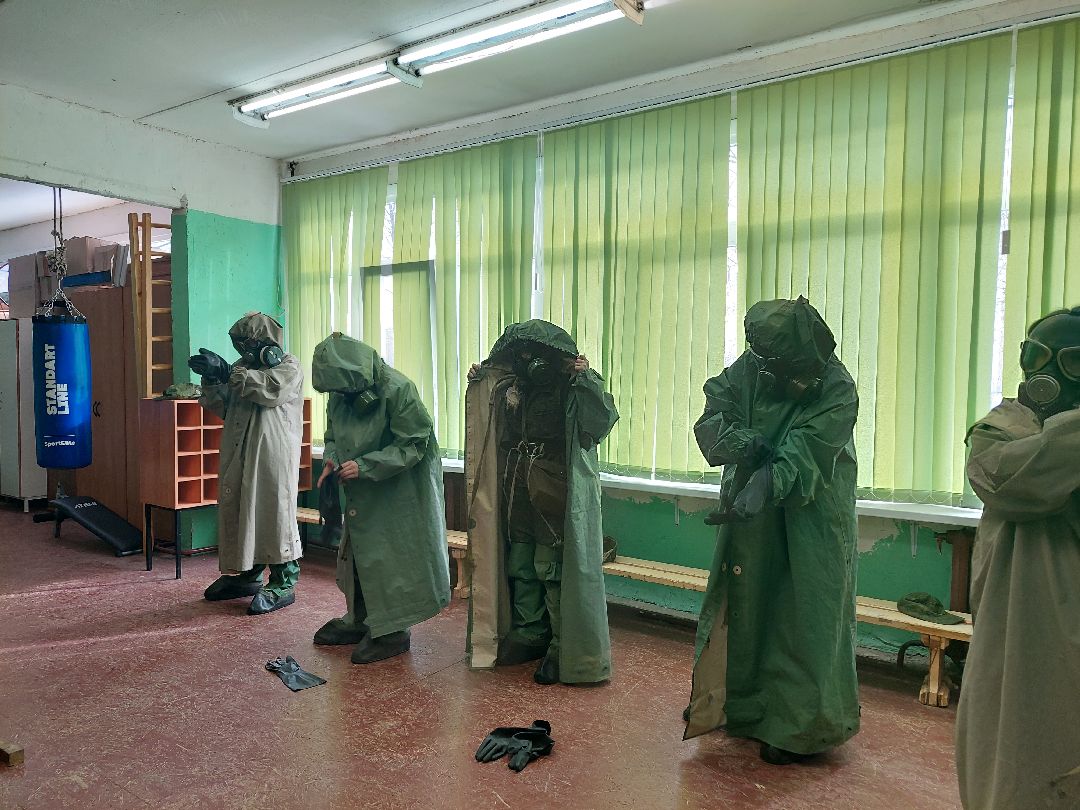 школьники, юнармия, игра, дети, Девушки в погонах, спорт