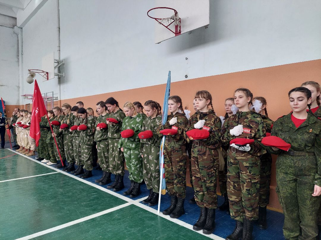 школьники, юнармия, игра, дети, Девушки в погонах, спорт