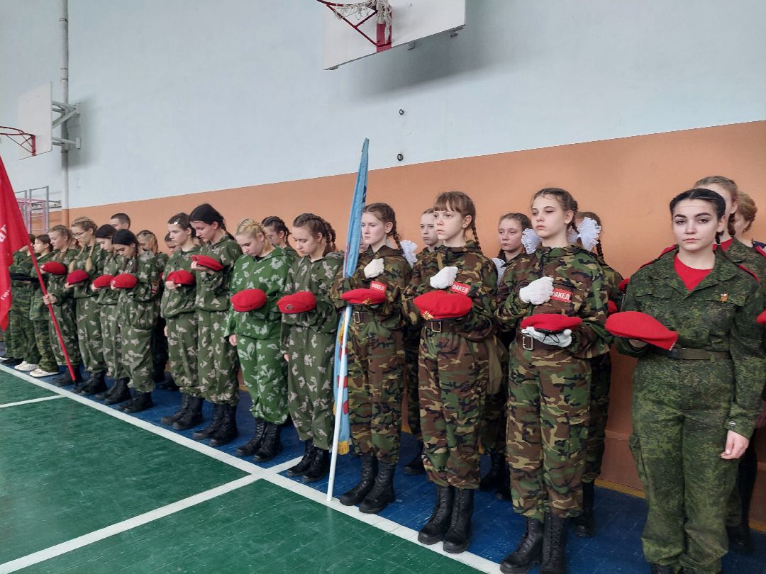 школьники, юнармия, игра, дети, Девушки в погонах, спорт