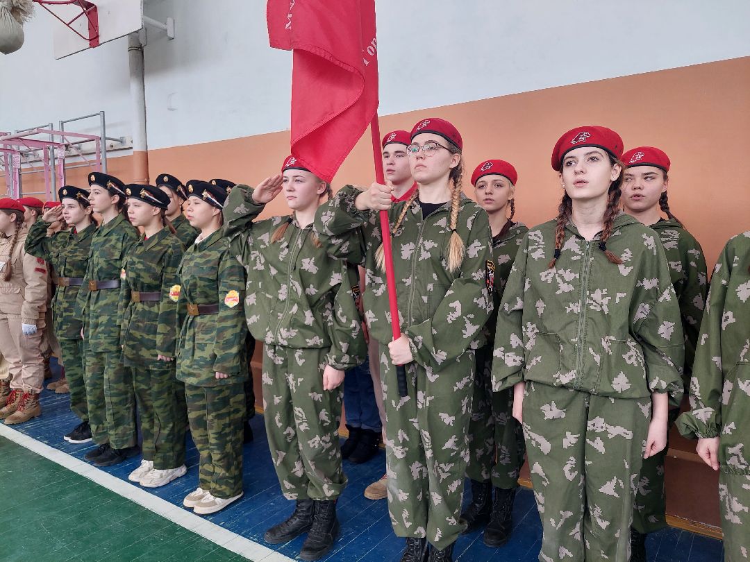 школьники, юнармия, игра, дети, Девушки в погонах, спорт