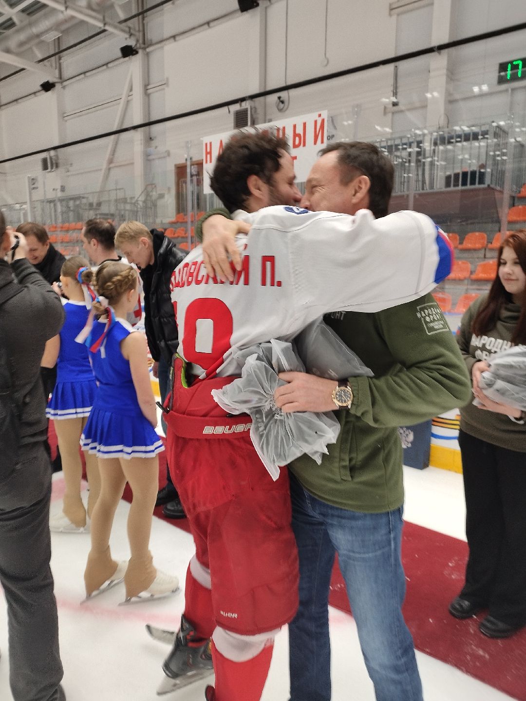 Красногорск, хоккей, СВО, волонтеры, благотворительность