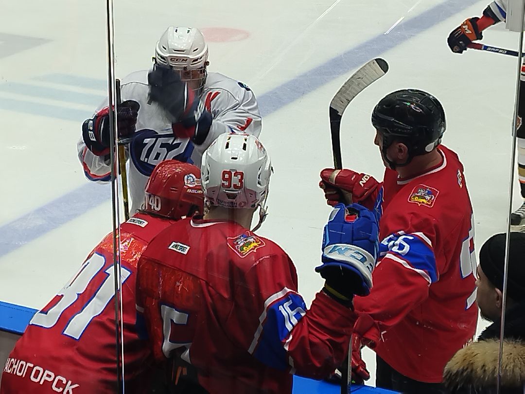 Красногорск, хоккей, СВО, волонтеры, благотворительность