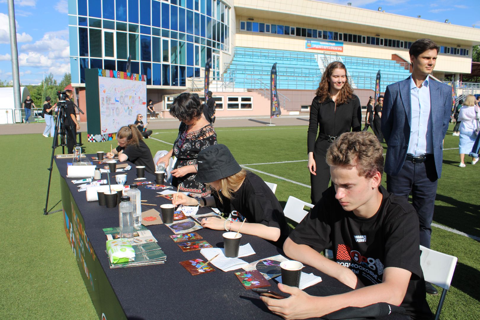 Роспись по стеклу,Красногорск, люди,творчество, народные ремесла, народ, традиции