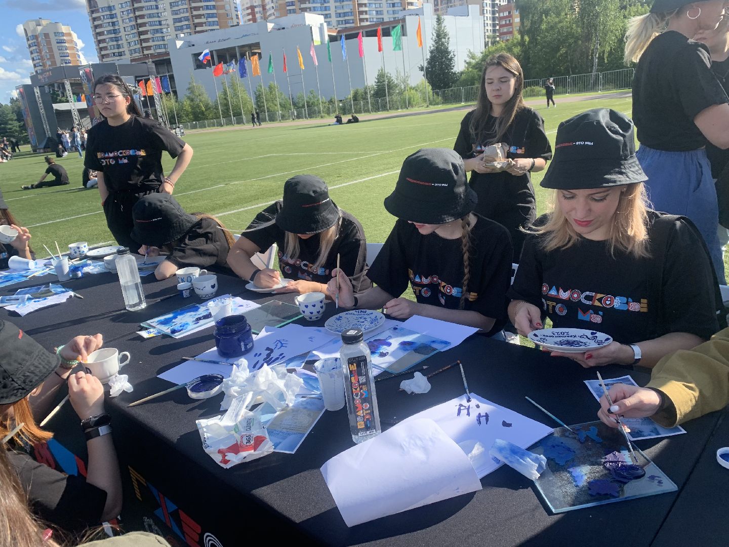 Роспись по стеклу,Красногорск, люди,творчество, народные ремесла, народ, традиции