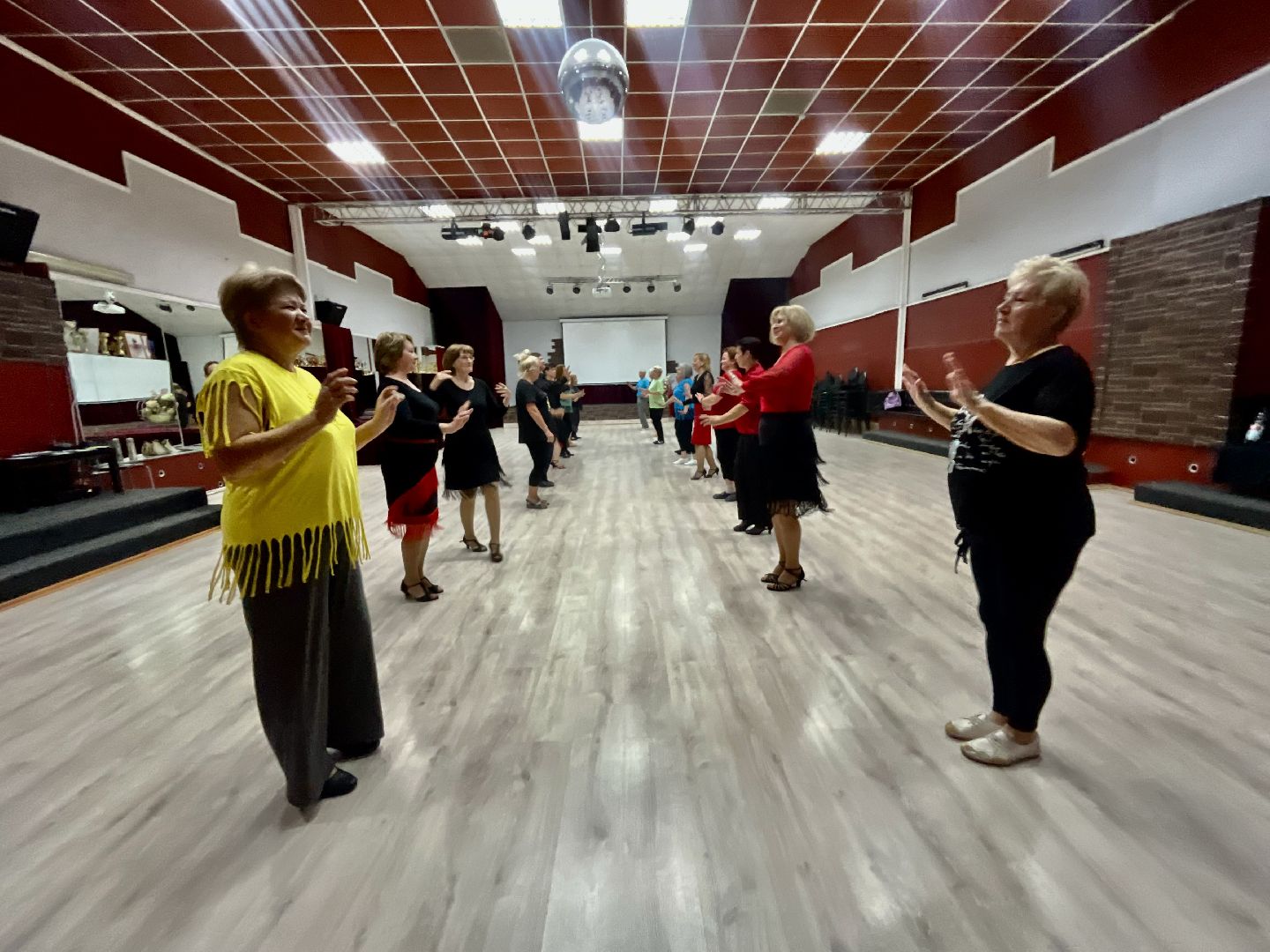 Наро-Фоминск, активное долголетие, культура Подмосковья, бальные танцы, джайв, кадриль, ЦДК «Звезда»