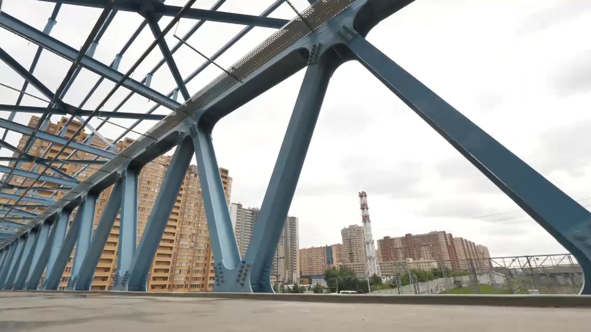 Реутов, строительство, переход, над землёй