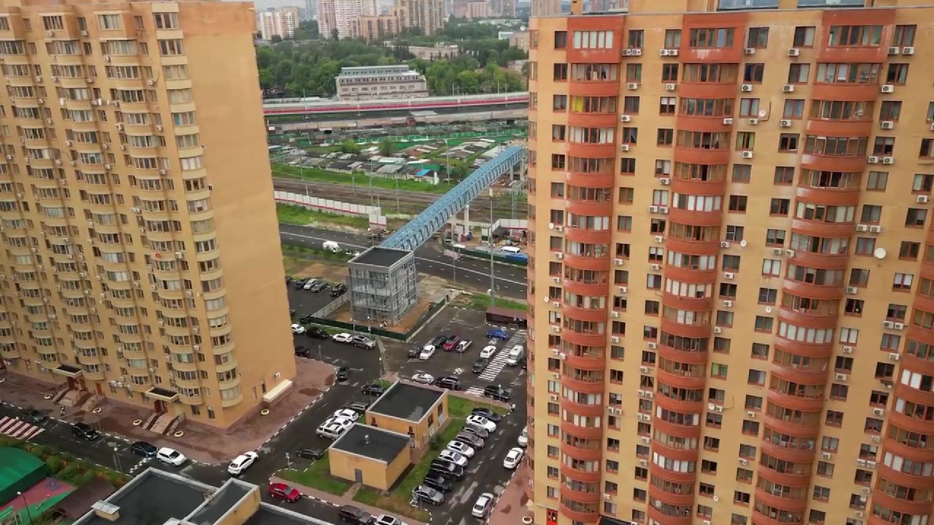 Реутов, строительство, переход, над землёй