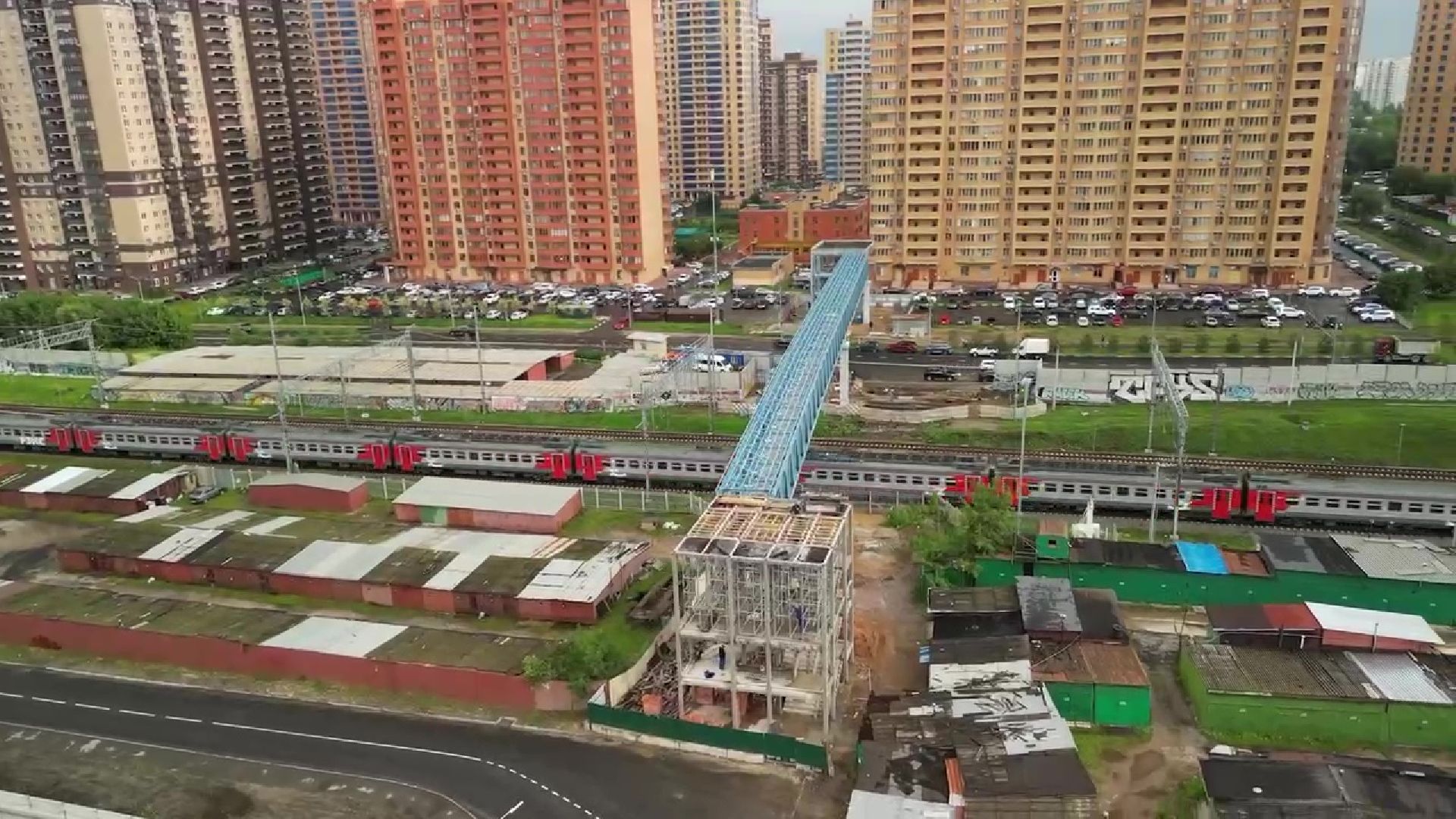 Реутов, строительство, переход, над землёй