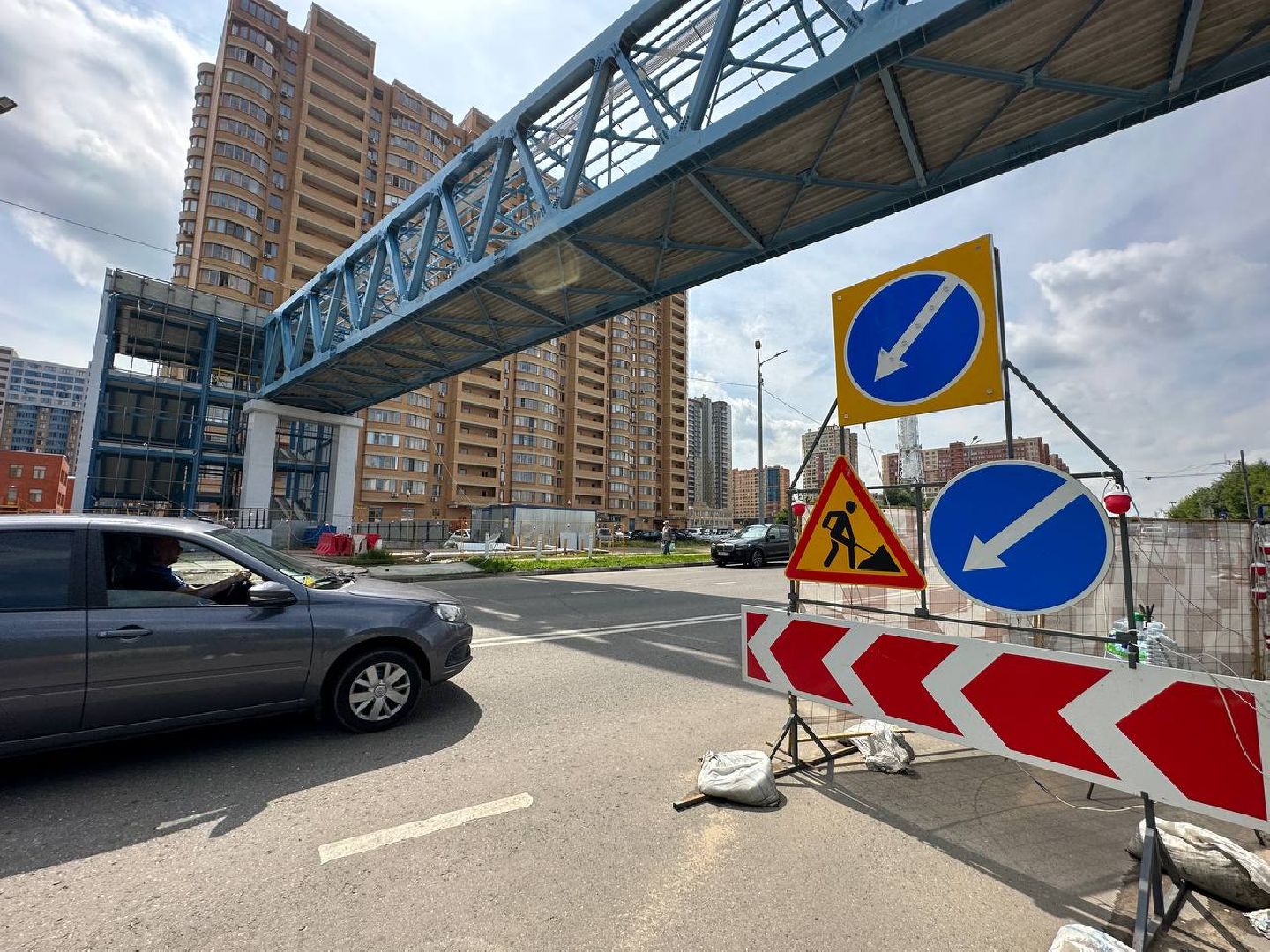 Реутов, строительство, переход, над землёй