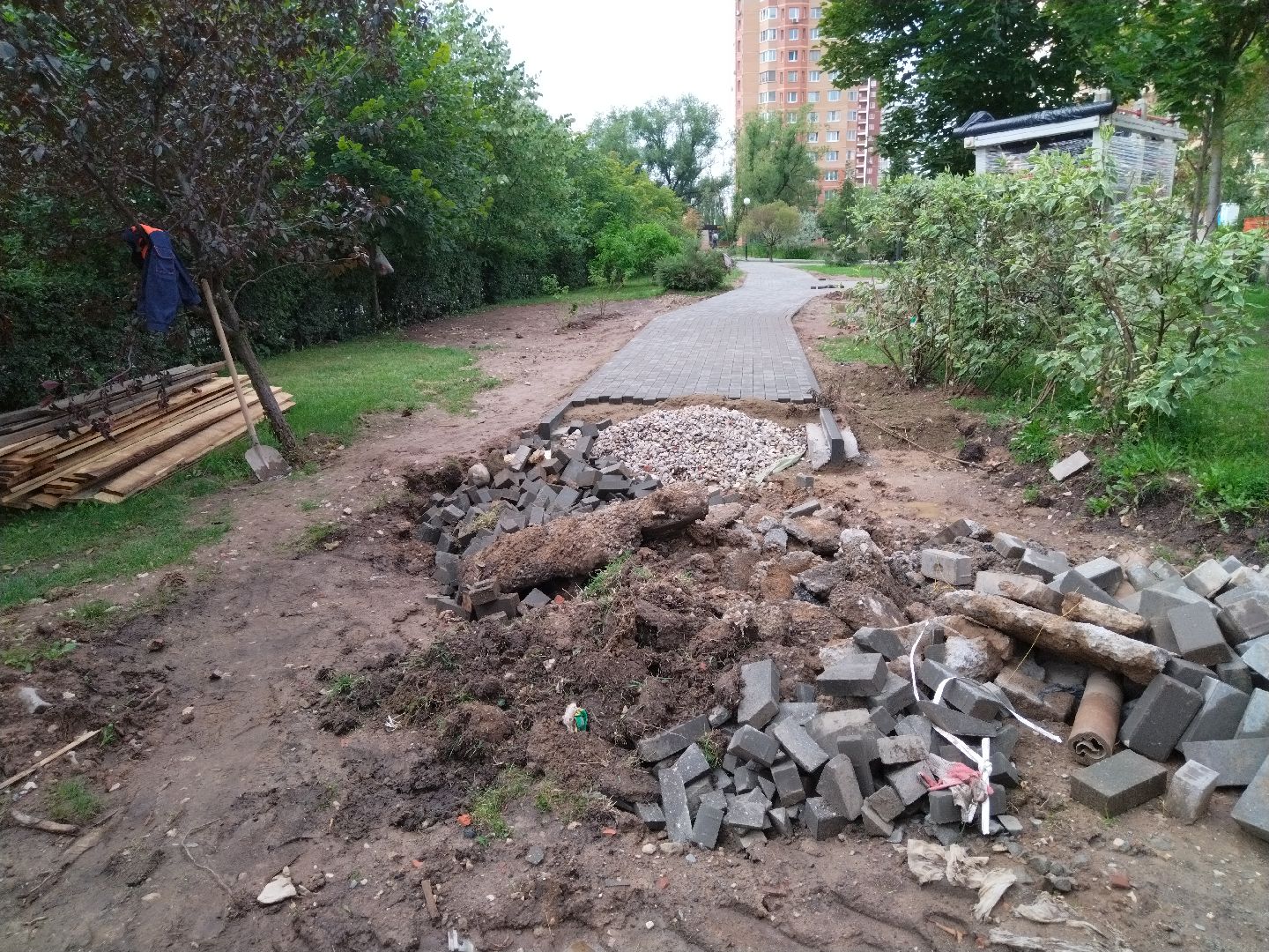 Мытищи, Ядреевский пруд, благоустройство, сквер на улице Колпакова