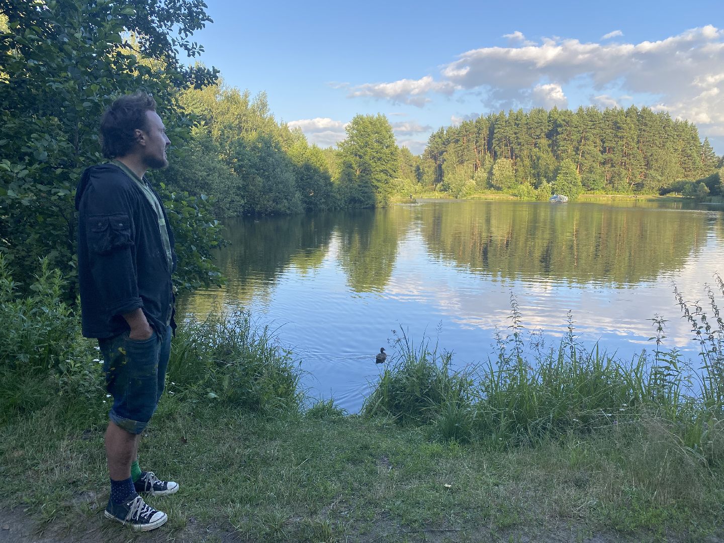 Раменское, общество, Кратовское озеро, художник построил домик на воде