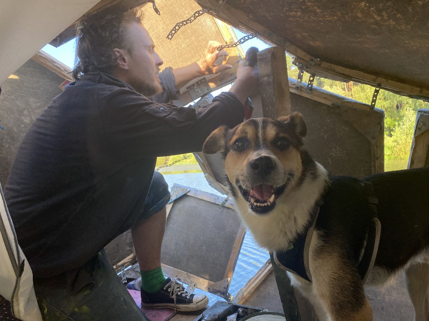 Раменское, общество, Кратовское озеро, художник построил домик на воде