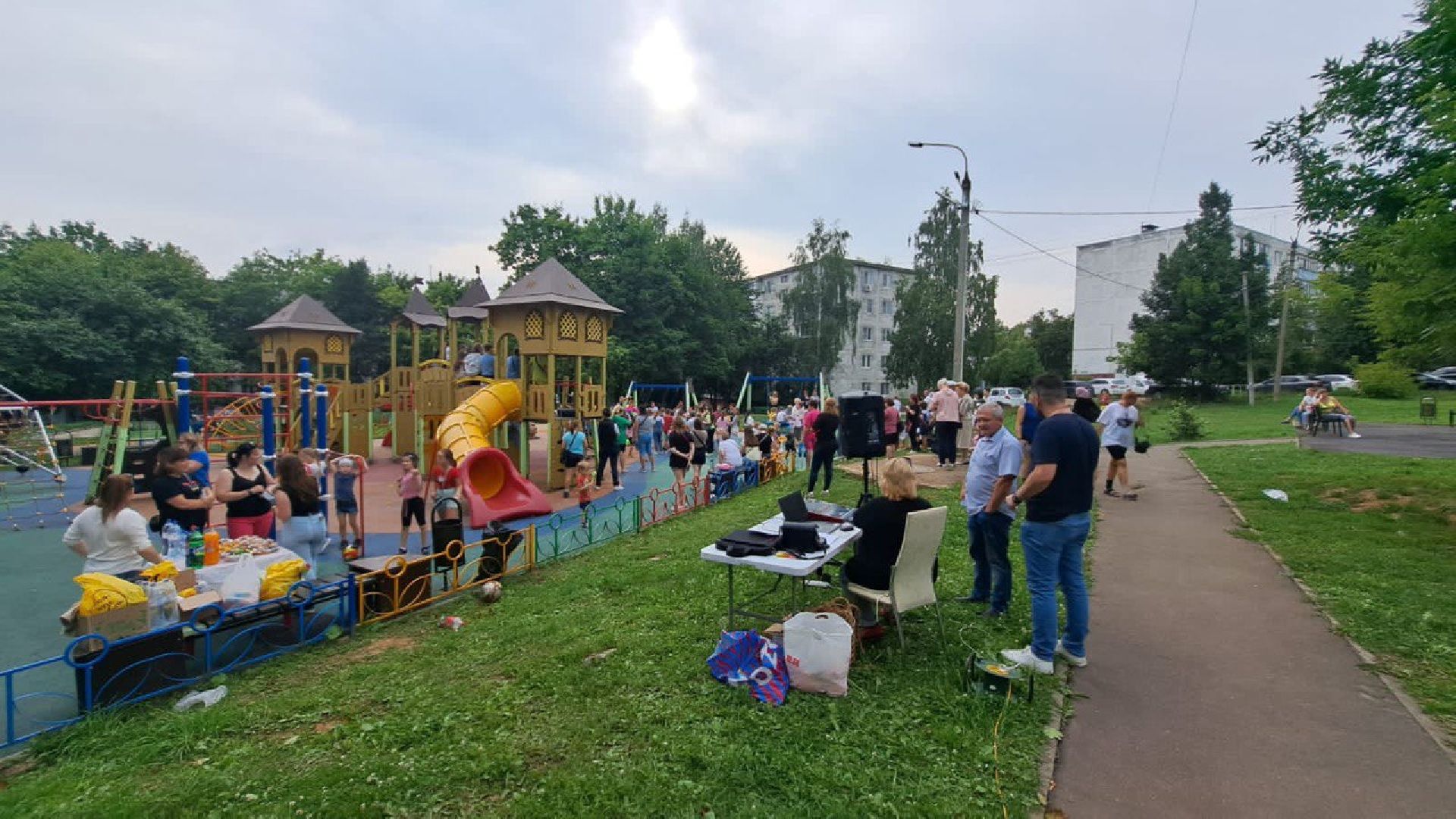 Чехов, праздник, ЖКХ, жители, двор, дети