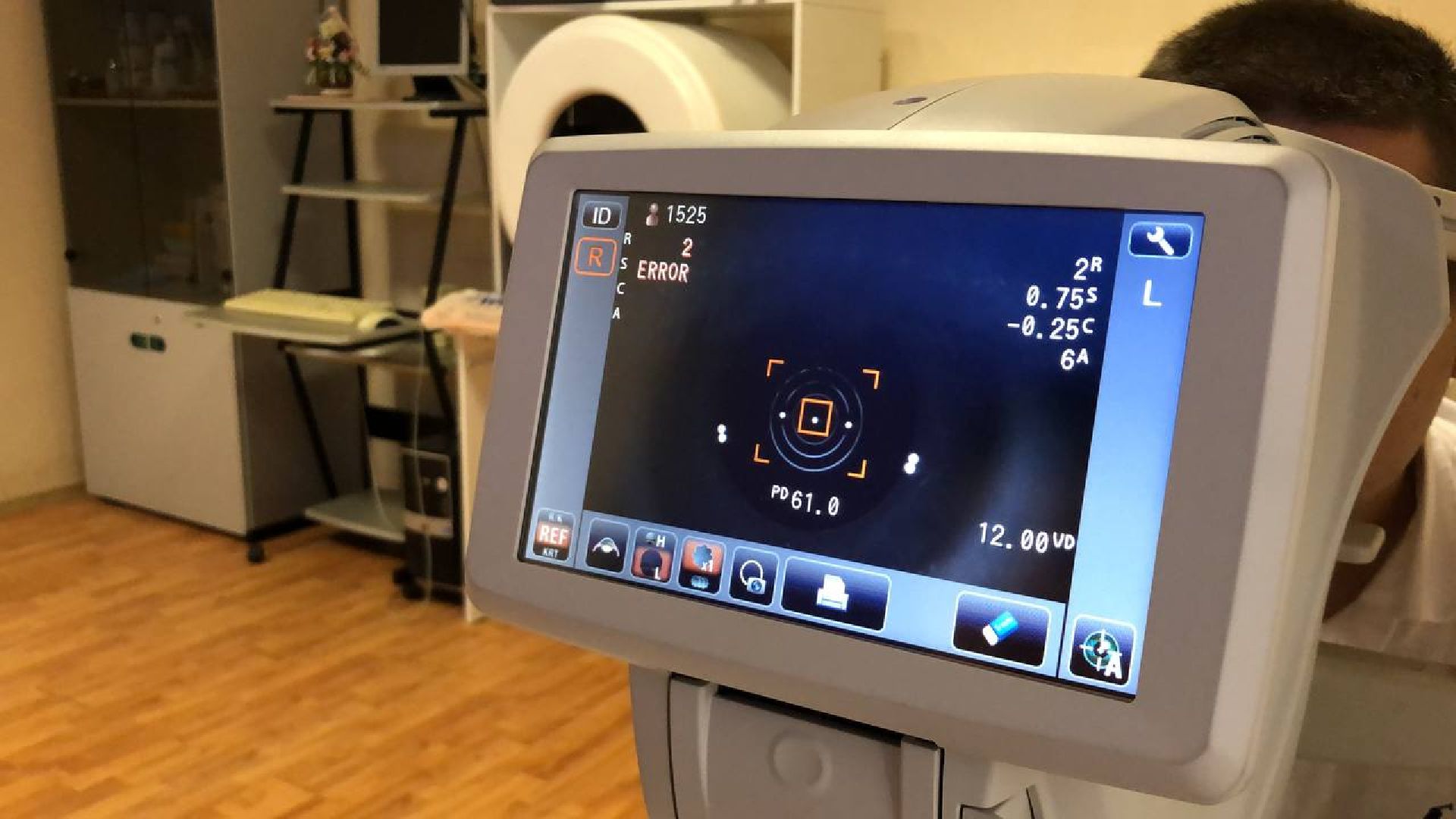 Руза, новое оборудование, офтальмолог, рефрактометр, пневмотонометр