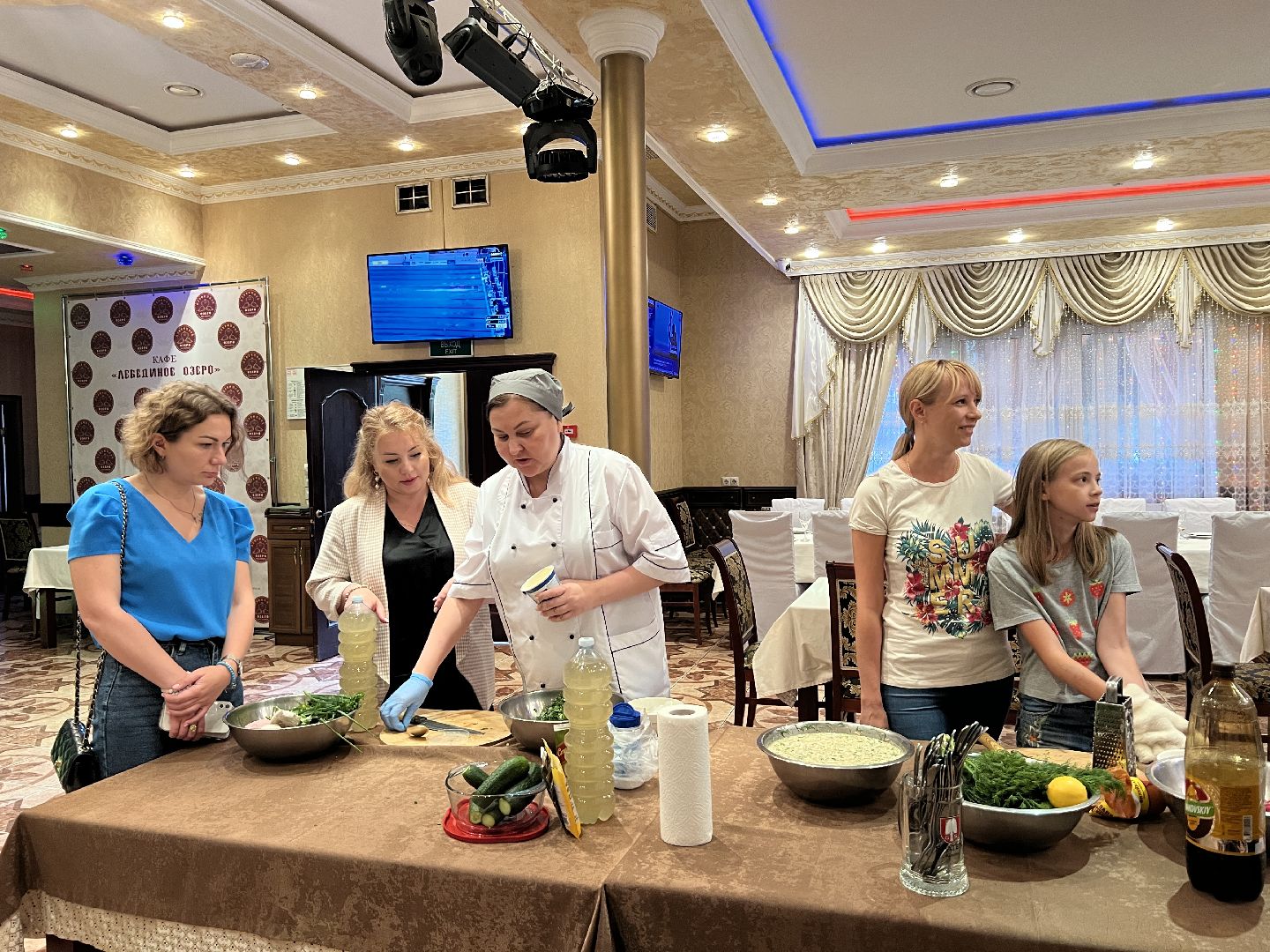 Химки, окрошка, Лебединое озеро, чемпионат