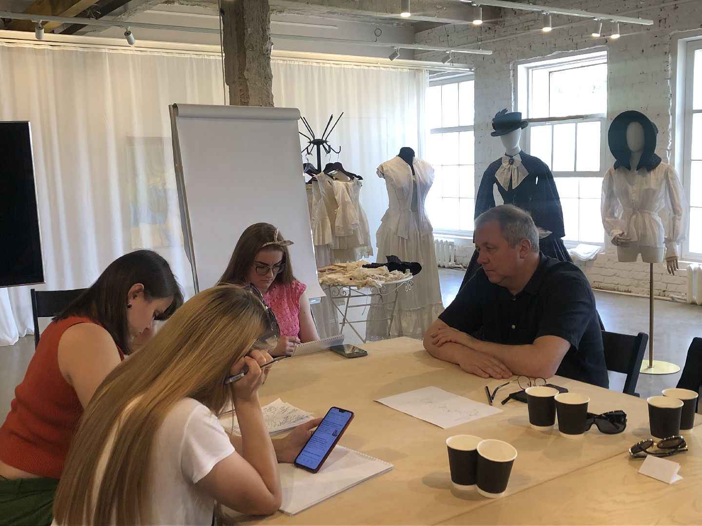 Коломна, мастерская, костюм