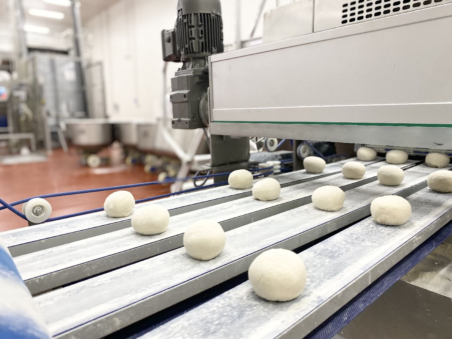 Домодедово, фабрика кухня, пищевая отрасль, пищевое производство, наладчик линий, вспомогательные процессы, карьера пакаря