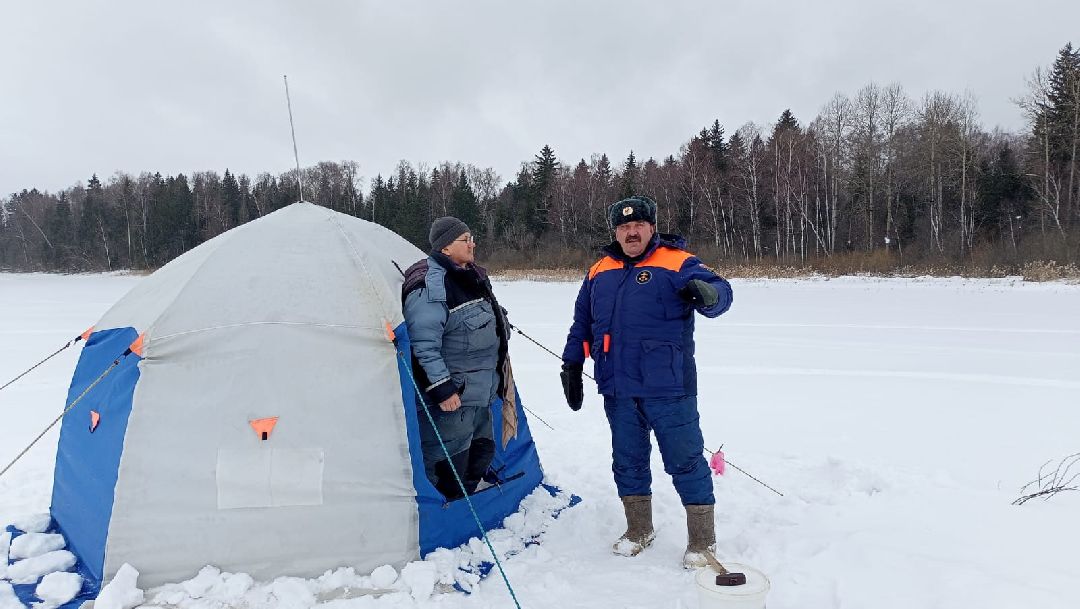 МЧС, спасатели, зимняя рыбалка, тонкий лед, Руза