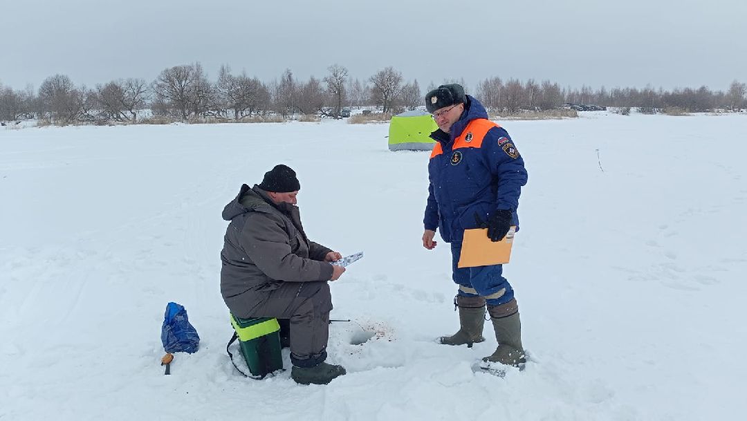 МЧС, спасатели, зимняя рыбалка, тонкий лед, Руза