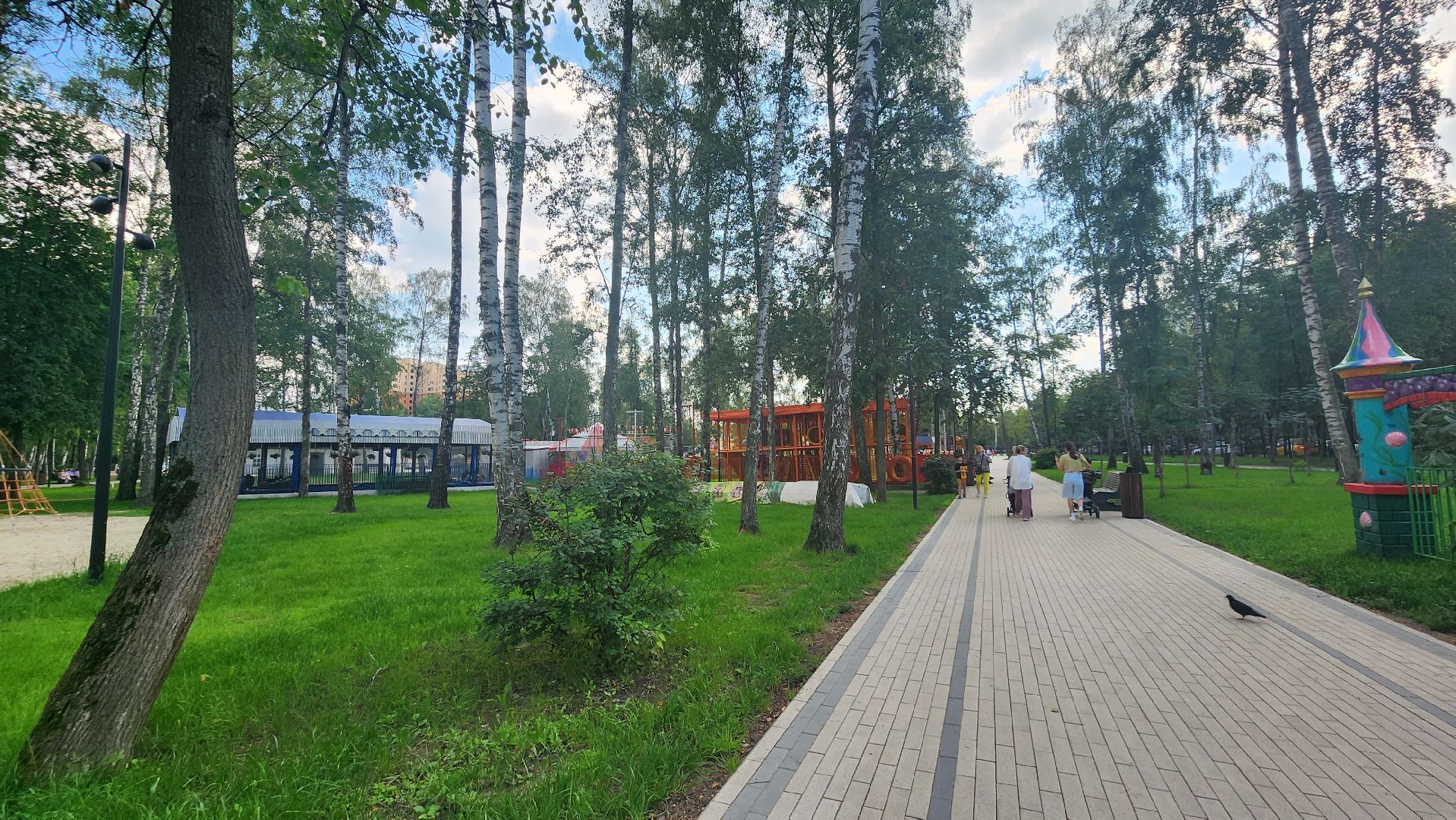 Пушкино, Пушкинский округ, парки Подмосковья, лето в Подмосковье, молодежь