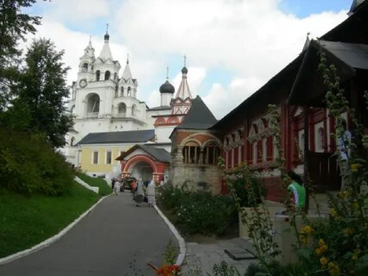 Звенигород, культура, православие, юбилей Саввино-Сторожевского монастыря, Российская академия живописи, ваяния и зодчества