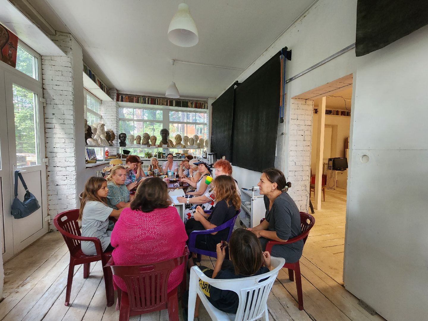 знаменитости, лето в подмосковье, доброе дело