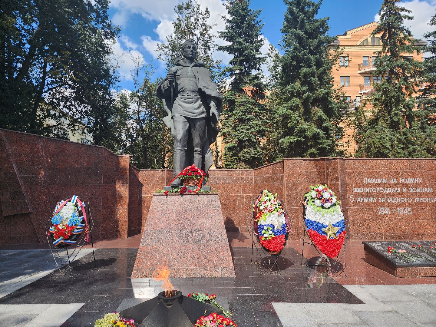 Звенигород, день Воздушно-десантных войск, панихида по погибшим воинам