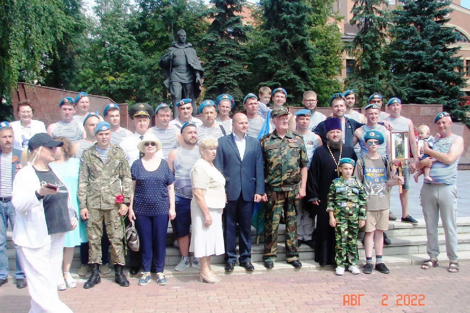 Звенигород, день Воздушно-десантных войск, панихида по погибшим воинам