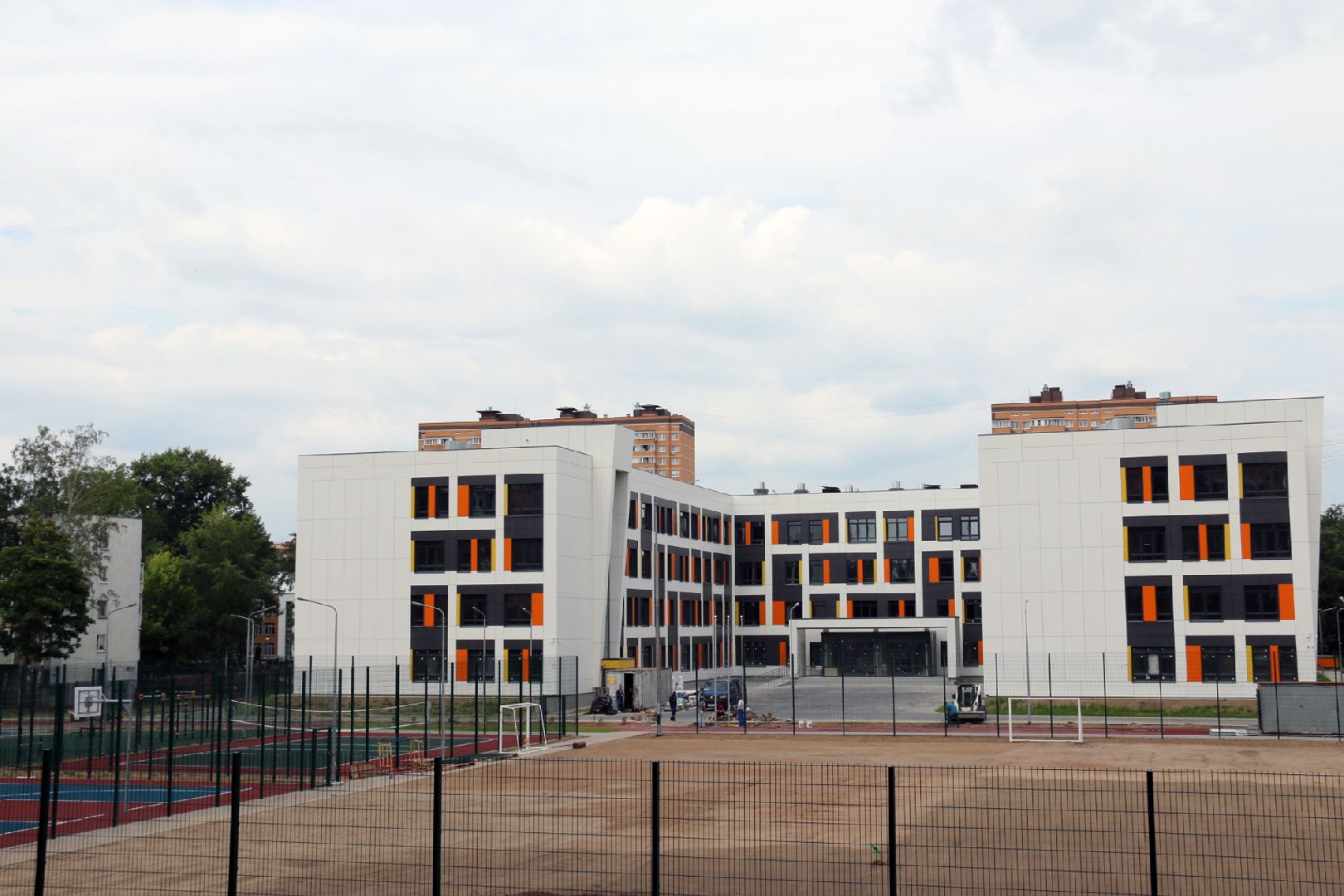 Школа, строительство, жители, спорт