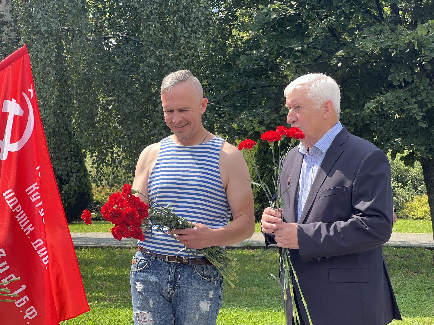 Химки, ВДВ, воздушно-десантные войска, монумент, возложение цветов